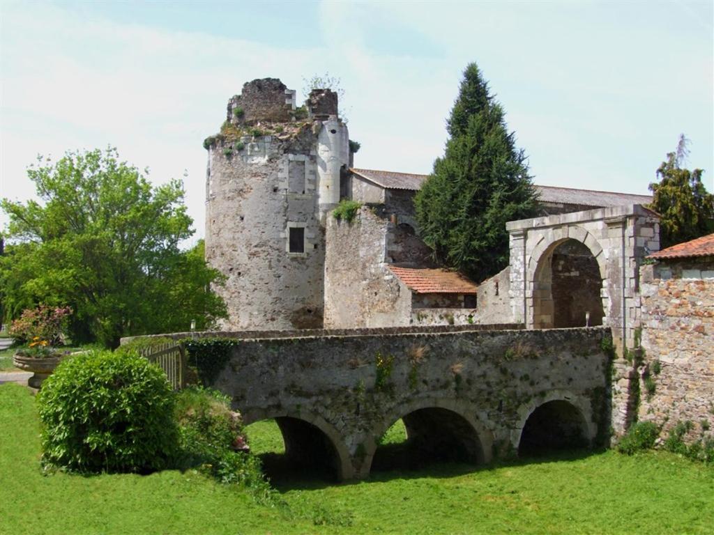 Chateau De La Galissonniere Le Pallet Exterior photo